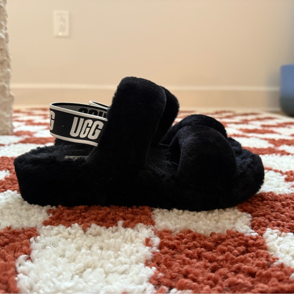 UGG Women’s Oh Yeah! Slippers